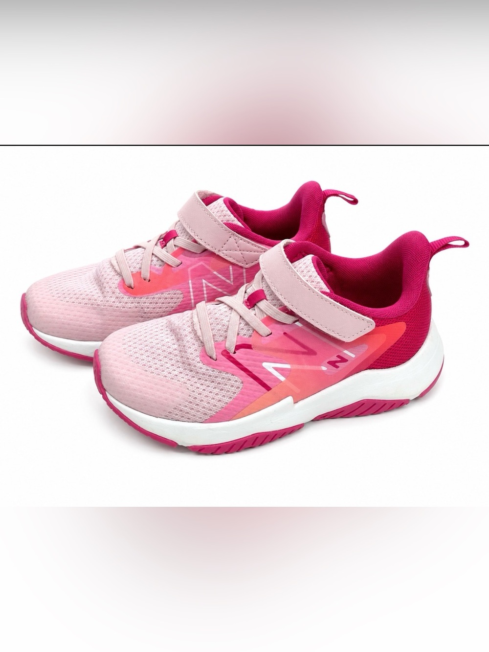 New Balance Rave Run V2 Girls Pink Hook & Loop Sneakers Size 2.5 Wide